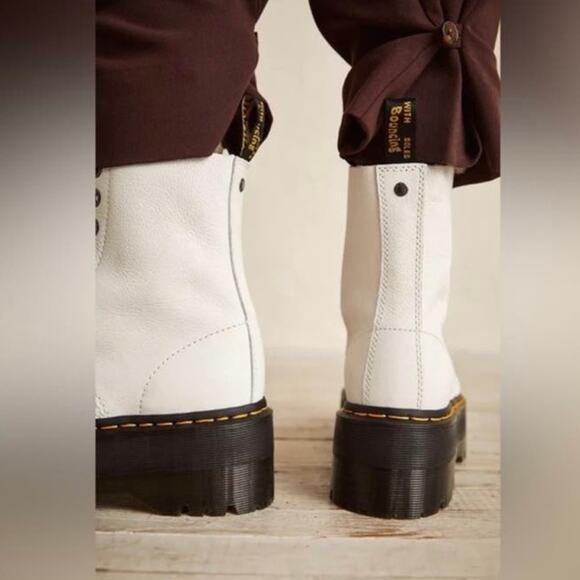 NEW Dr. Martens 1460 Pascal Max White Leather‎ Platform Combat Boots - Picture 3 of 13